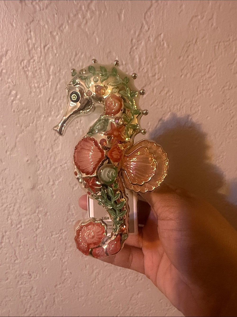 White Barn/ Bath and Body Works Pink and Green Seahorse Wallflower plug